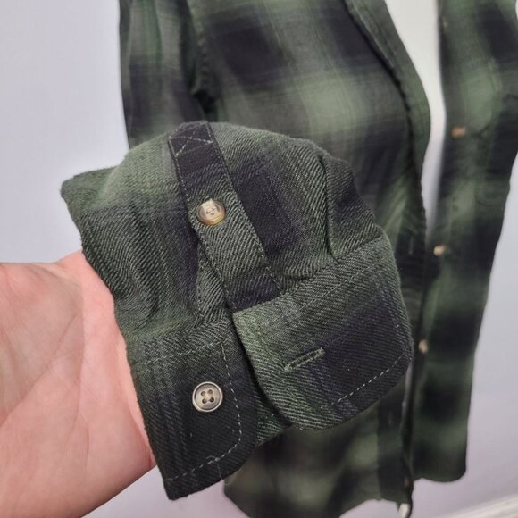 American Eagle Ahh Mazingly Soft Boyfriend Flip Flannel Shirt Button Small Green - Picture 8 of 9